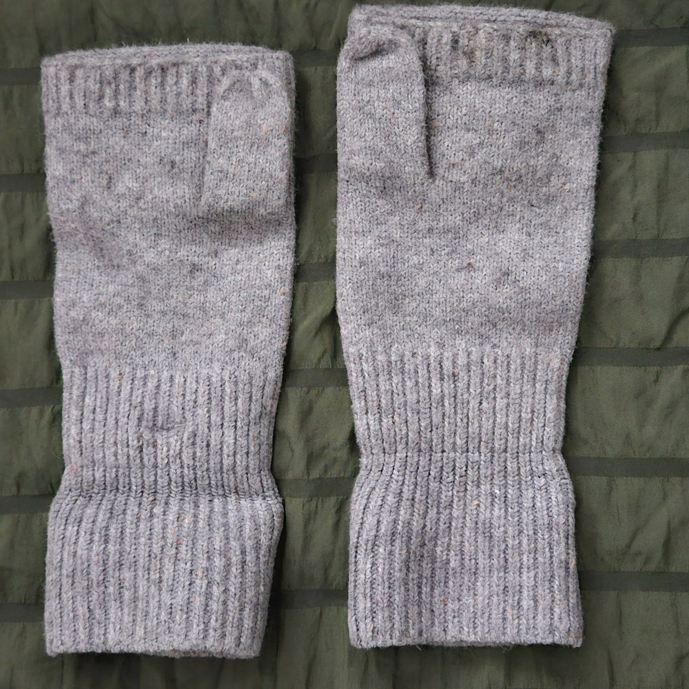 Target Universal Thread Gray Convertable Mittens - Picture 8 of 8